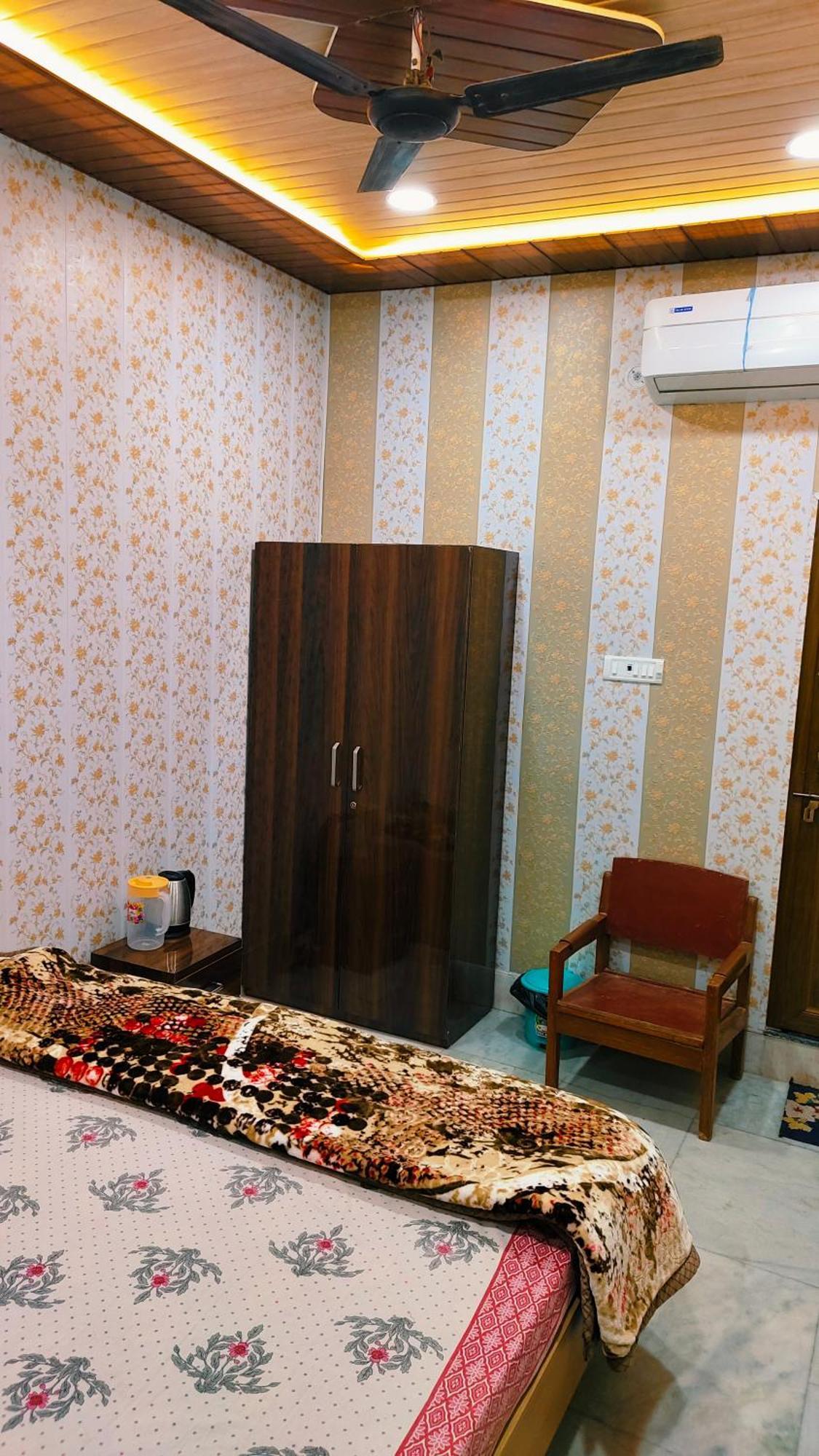 Hotel Raju Homestay Ayodhya 150 Meters From Shree Ram Janmbhoomi Temple 200 Meters From Ayodhya Dham Railway Station Exterior photo