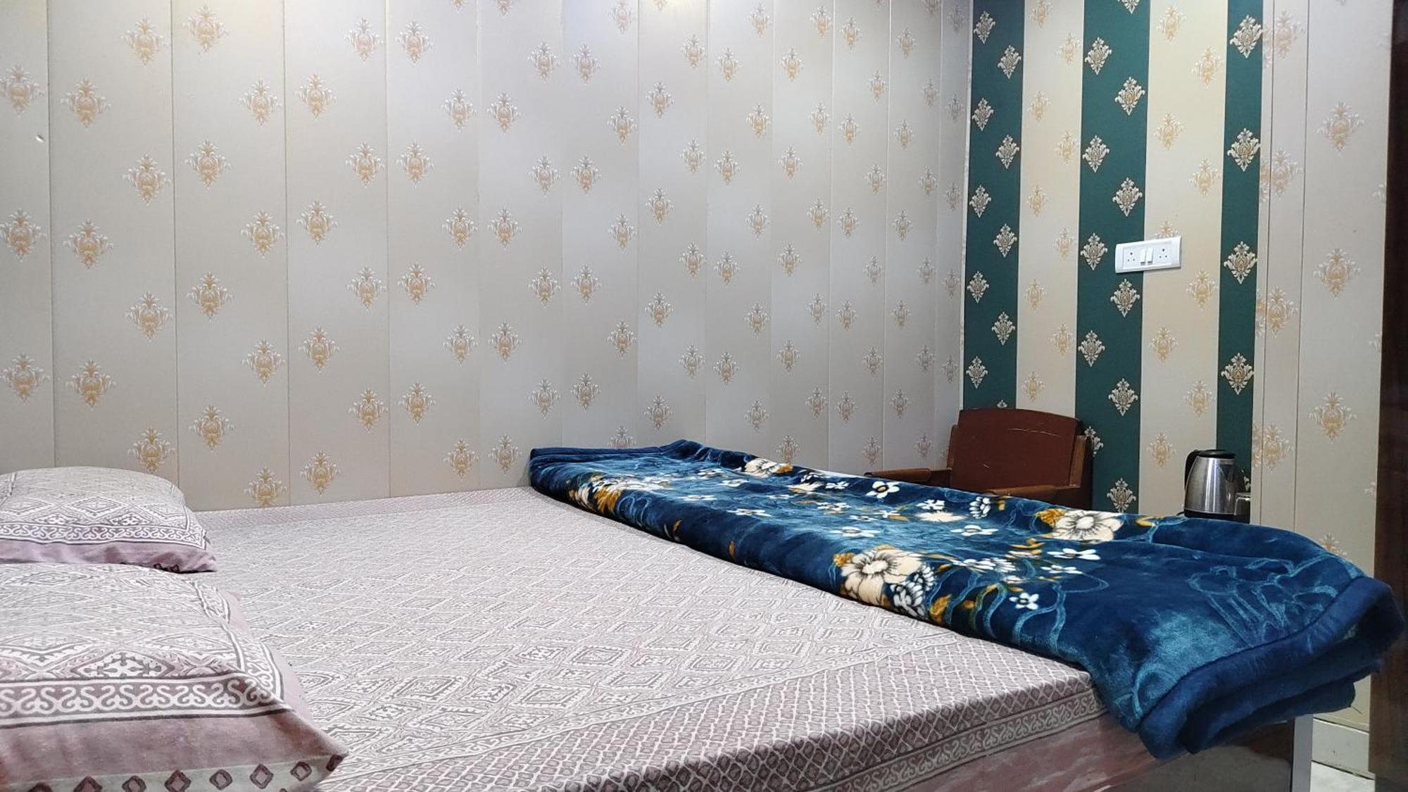 Hotel Raju Homestay Ayodhya 150 Meters From Shree Ram Janmbhoomi Temple 200 Meters From Ayodhya Dham Railway Station Exterior photo
