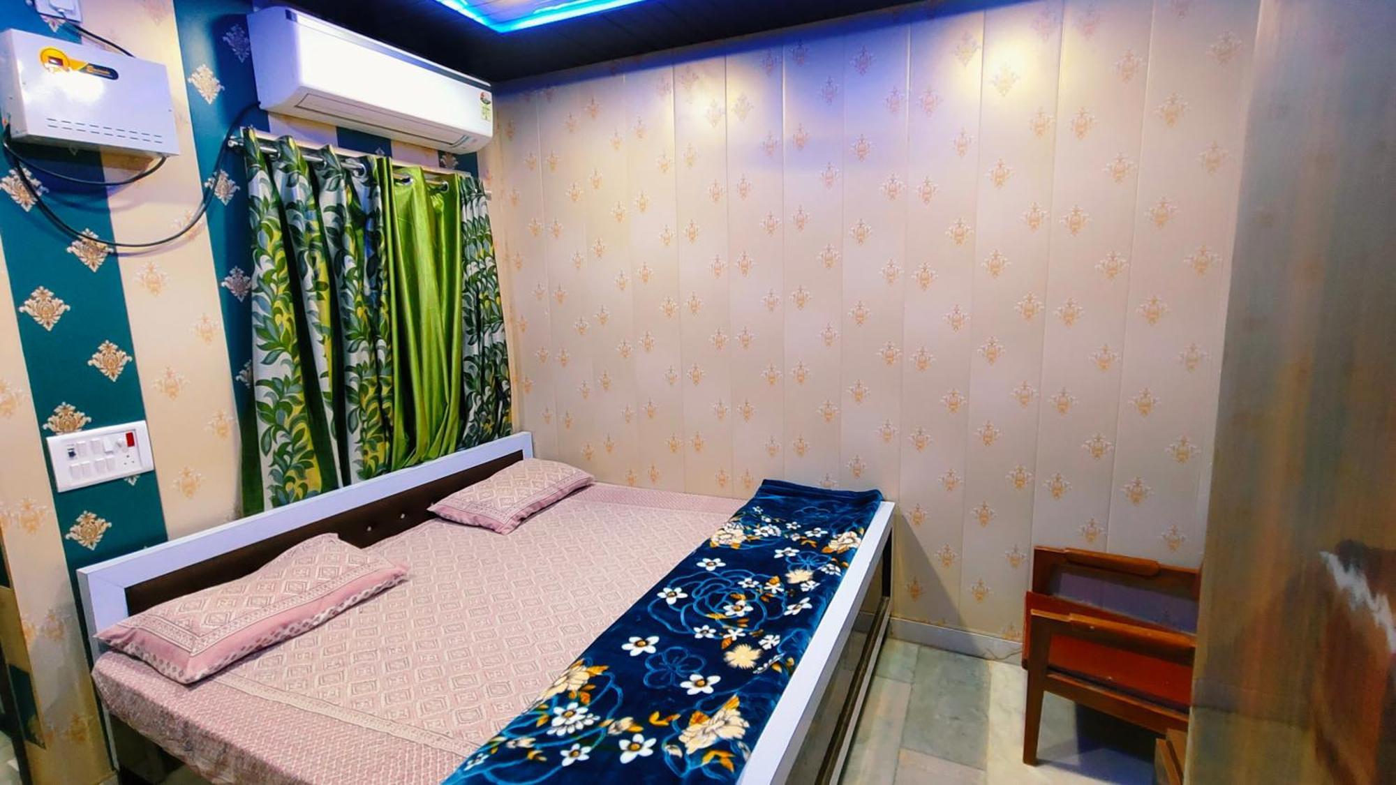 Hotel Raju Homestay Ayodhya 150 Meters From Shree Ram Janmbhoomi Temple 200 Meters From Ayodhya Dham Railway Station Exterior photo