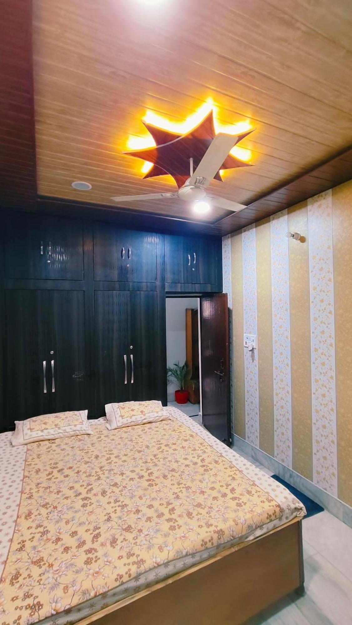 Hotel Raju Homestay Ayodhya 150 Meters From Shree Ram Janmbhoomi Temple 200 Meters From Ayodhya Dham Railway Station Exterior photo